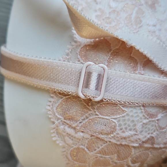 Vintage Victoria's secret Dream Angel lined demi bra - Picture 2 of 10